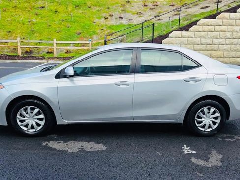 Used 2015 Toyota Corolla L image 2