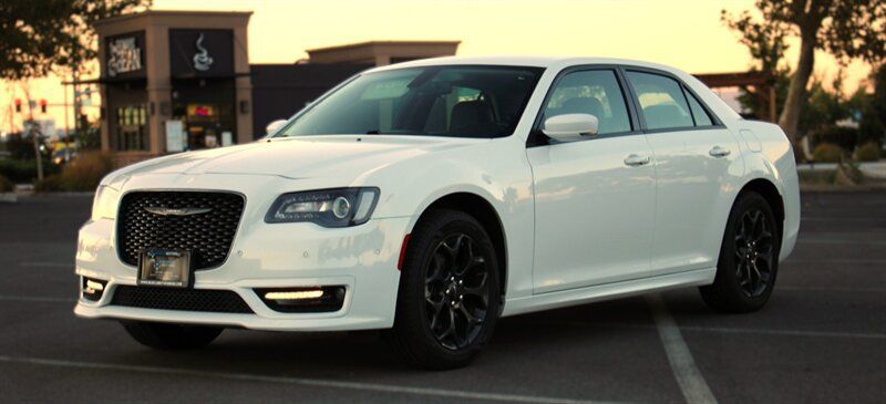 Used 2022 Chrysler 300 Touring L AWD/4WD image 3
