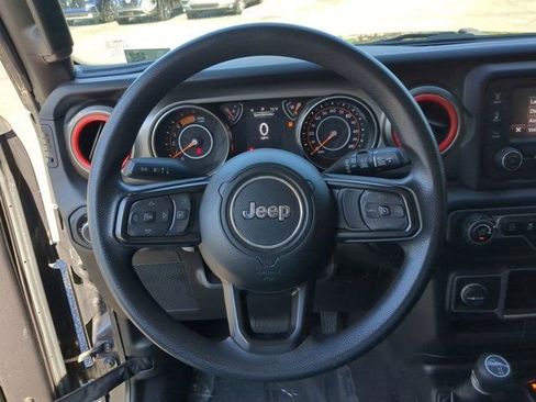 Used 2021 Jeep Wrangler Unlimited Sport image 32