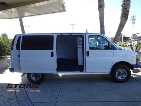 Used 2007 GMC Savana 2500 w/ Power and Light Package image 16