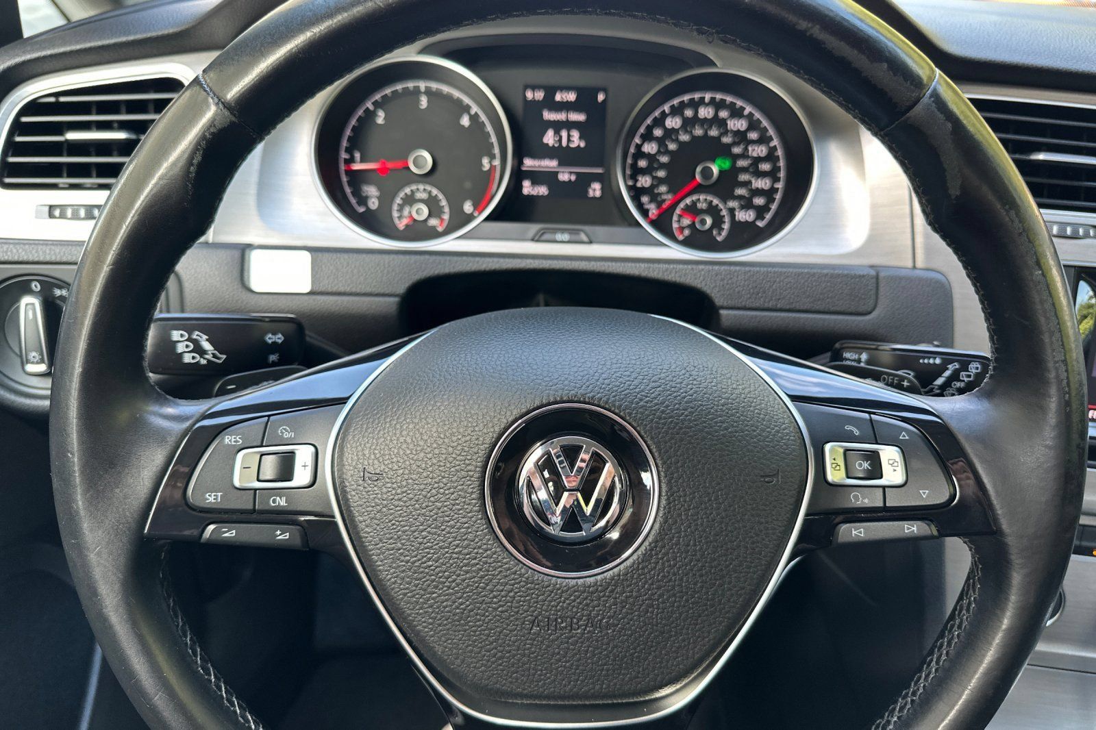 Used 2015 Volkswagen Golf TDI S FWD image 23