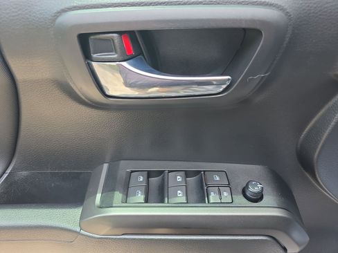 Used 2022 Toyota Tacoma TRD Off-Road w/ Technology Package RWD image 18