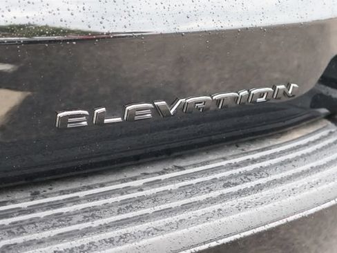 Used 2025 GMC Yukon Elevation AWD/4WD image 9