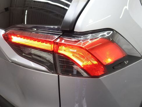 Used 2022 Toyota RAV4 LE FWD image 31