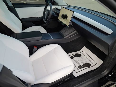 Used 2025 Tesla Model 3 RWD image 34