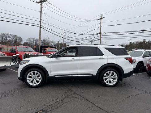 Certified 2025 Ford Explorer Platinum w/ Ultimate Package image 3
