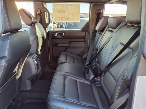 New 2025 Ford Bronco Outer Banks image 8