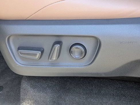 Used 2025 Toyota 4Runner Limited AWD/4WD image 24