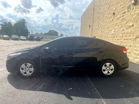Used 2018 Kia Forte LX w/ LX Popular Package image 2