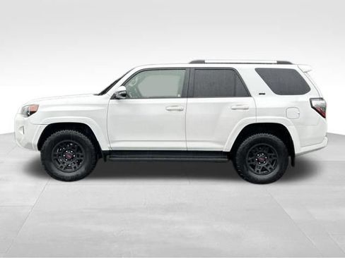 Used 2019 Toyota 4Runner SR5 Premium AWD/4WD image 2