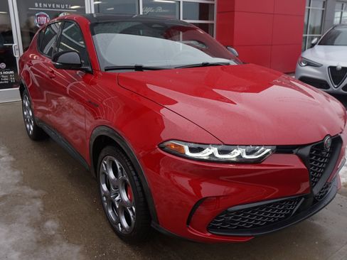 New 2024 Alfa Romeo Tonale Veloce image 5