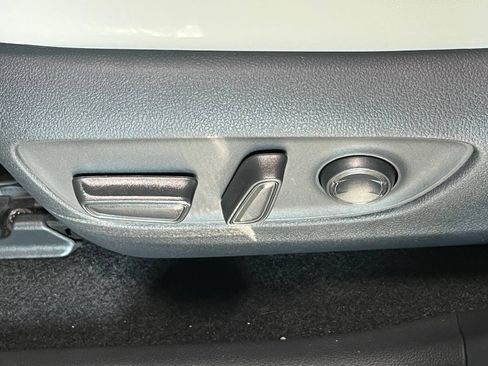 Used 2025 Toyota RAV4 XLE Premium w/ Weather Package AWD/4WD image 19