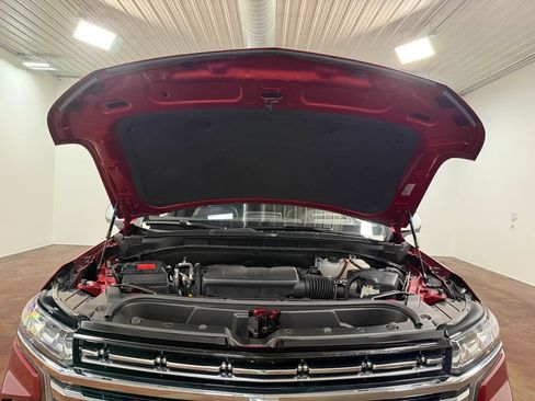 Used 2024 Chevrolet Tahoe Premier w/ Premium Package AWD/4WD image 19