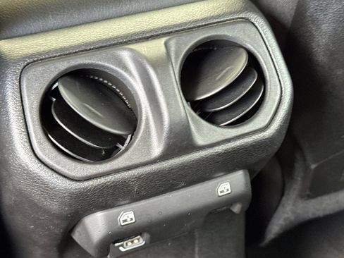 Used 2024 Jeep Wrangler Unlimited Rubicon 4xe AWD/4WD image 13