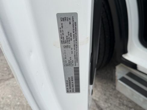 Used 2025 RAM ProMaster 2500 w/ U-Haul Equipment Group FWD image 20
