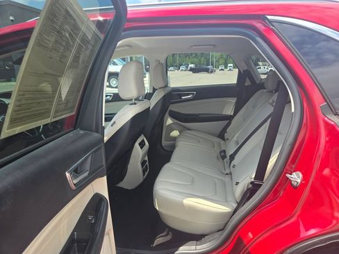 Used 2020 Ford Edge Titanium FWD image 8