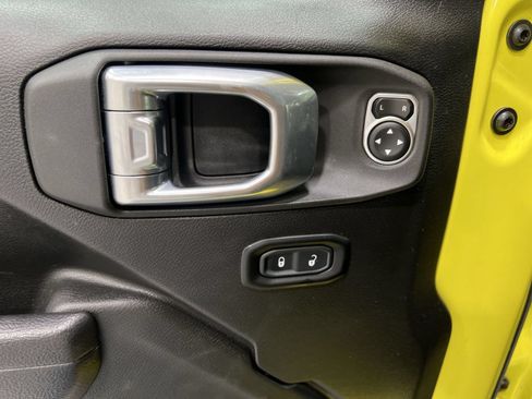 Used 2023 Jeep Wrangler Unlimited Rubicon 4xe w/ Cold Weather Group AWD/4WD image 13