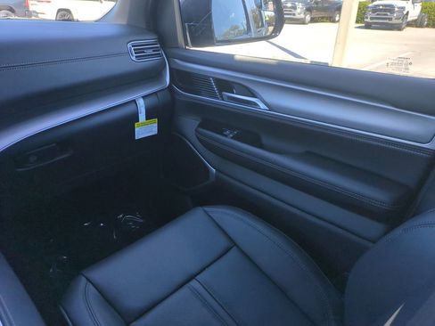 New 2026 Jeep Grand Wagoneer Limited image 18