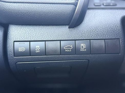 Used 2019 Toyota Camry SE FWD image 38