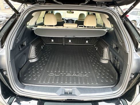 Used 2025 Subaru Outback Limited image 33