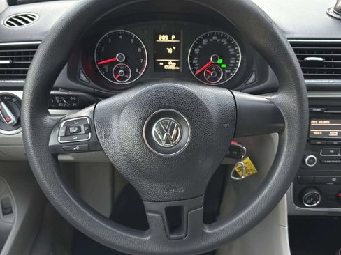 Used 2014 Volkswagen Passat 1.8T S image 15