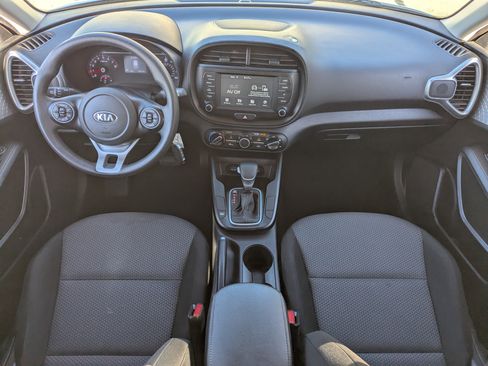 Used 2020 Kia Soul LX image 12