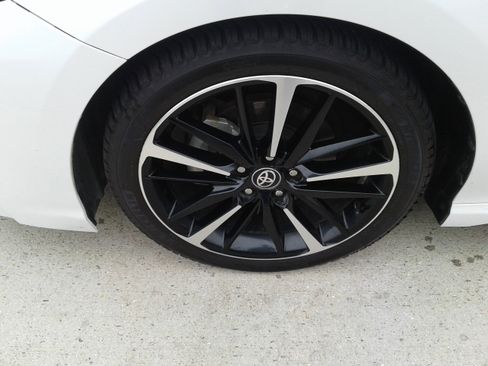 Used 2020 Toyota Camry XSE image 9