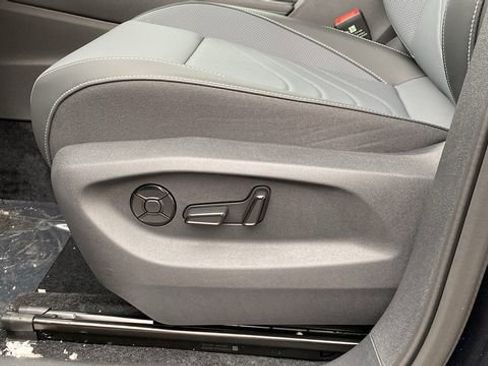 New 2026 Volkswagen Tiguan SE R-Line AWD/4WD image 18