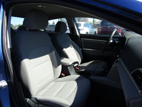 Used 2020 Hyundai Elantra SEL image 27