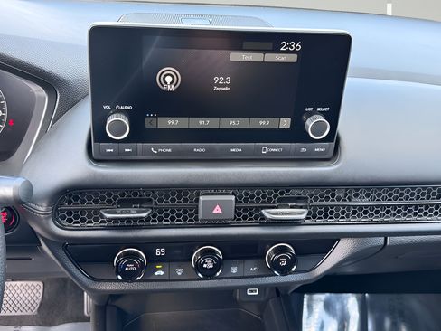 Used 2025 Honda HR-V LX image 7
