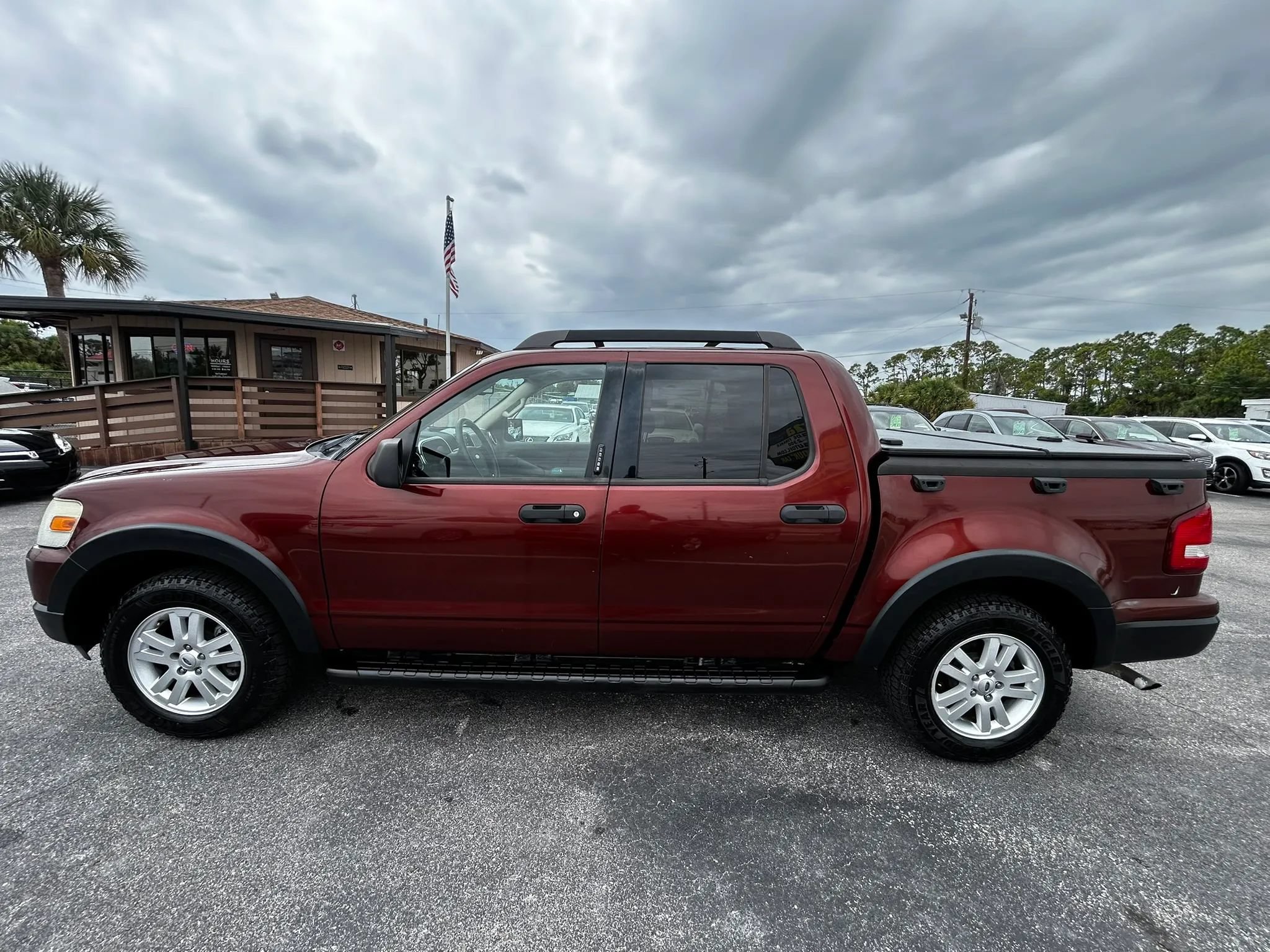 Used 2010 Ford Explorer Sport Trac XLT RWD image 6