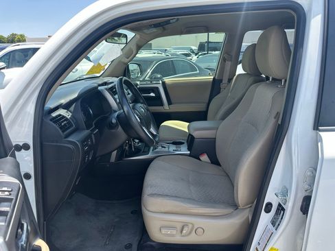 Used 2015 Toyota 4Runner SR5 AWD/4WD image 2