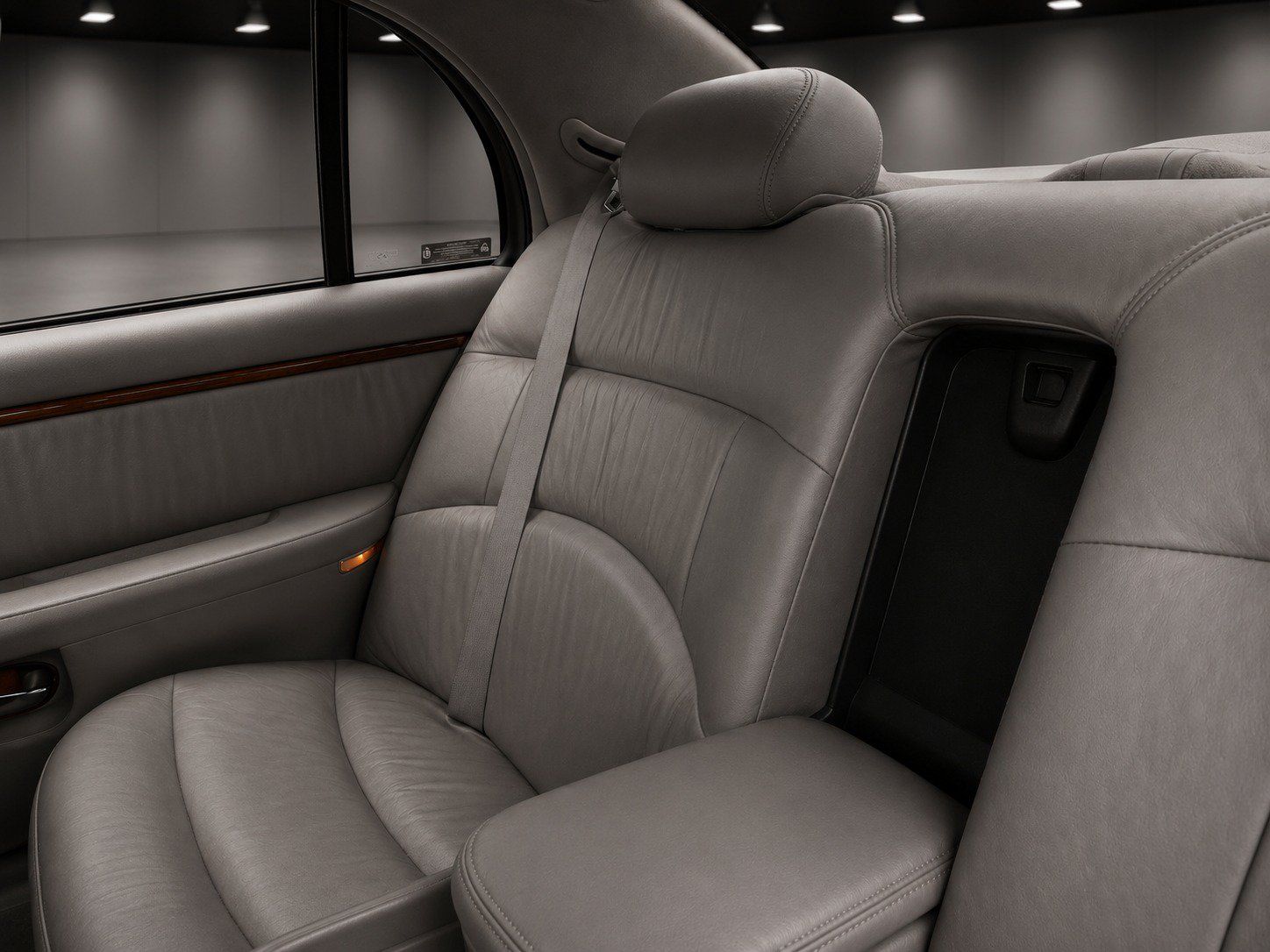 Used 2002 Buick Park Avenue Ultra w/ Gran Touring Pkg FWD image 16