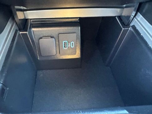 Used 2021 Ford Explorer ST image 28