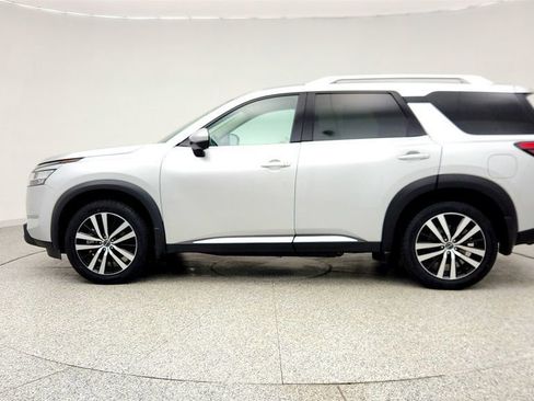 Used 2023 Nissan Pathfinder Platinum image 8