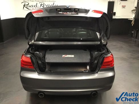 Used 2011 BMW 335i Convertible image 23