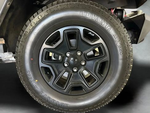 Used 2017 Jeep Wrangler Sport AWD/4WD image 25