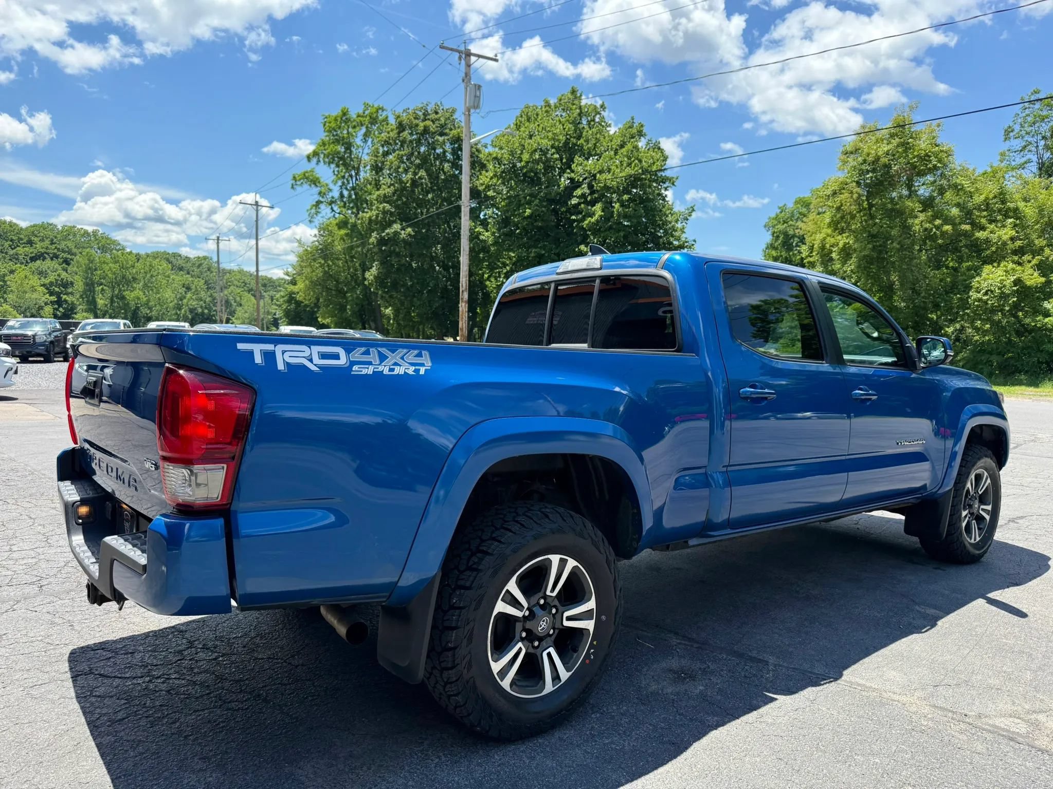 Used 2016 Toyota Tacoma TRD Sport w/ Towing Package AWD/4WD image 6