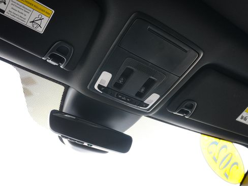 Used 2025 Honda Pilot TrailSport image 28