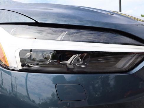 Used 2026 Volvo XC60 B5 Plus image 27