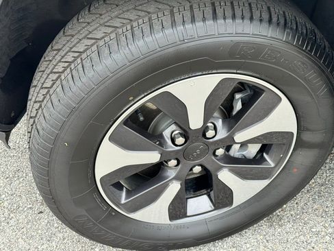 Used 2024 Jeep Grand Cherokee Limited 4xe image 16