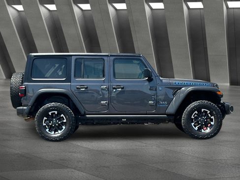 Used 2024 Jeep Wrangler Unlimited Rubicon 4xe AWD/4WD image 3