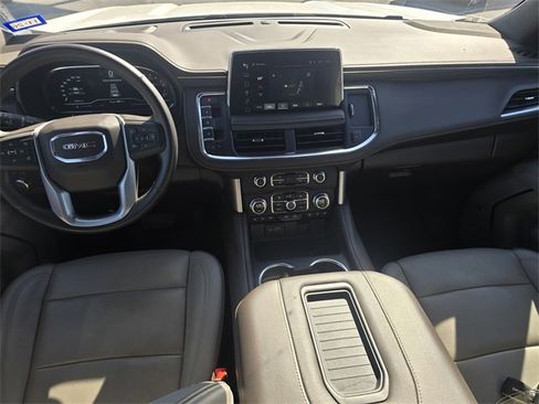 Used 2024 GMC Yukon XL SLT w/ SLT Luxury Package image 15