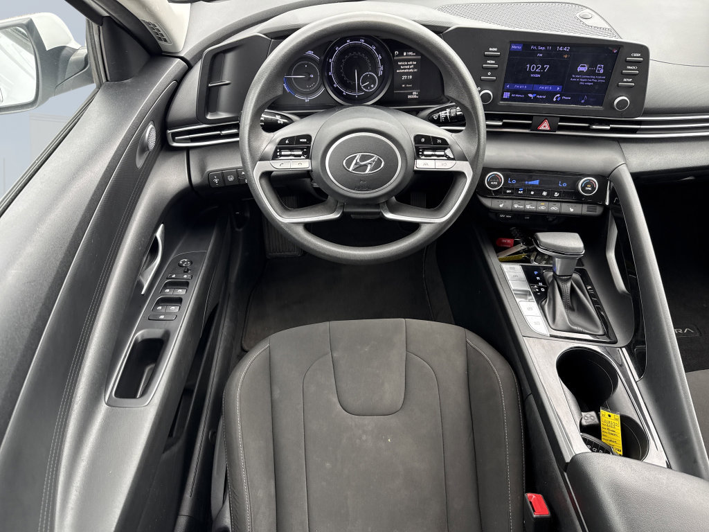 Used 2022 Hyundai Elantra Blue FWD image 14