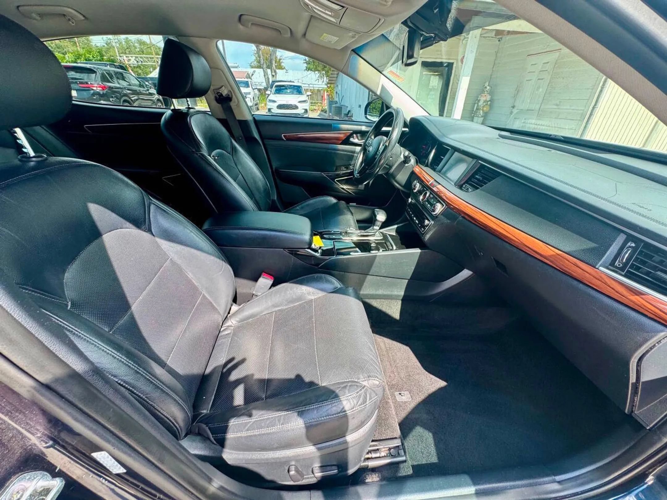 Used 2017 Kia Cadenza Premium FWD image 21