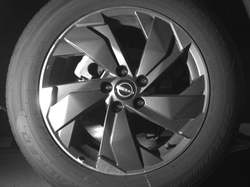 Used 2025 Nissan Rogue SV image 15