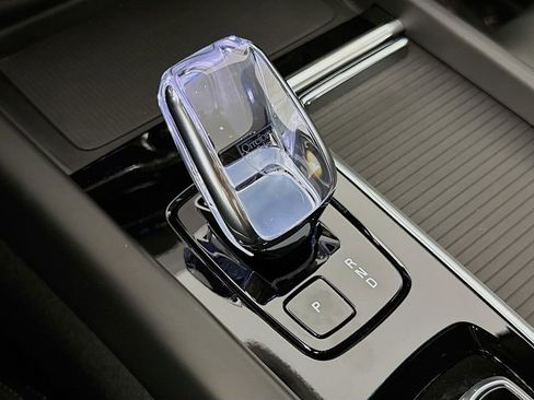 New 2026 Volvo XC60 T8 Ultra w/ Climate Package PRO AWD/4WD image 17