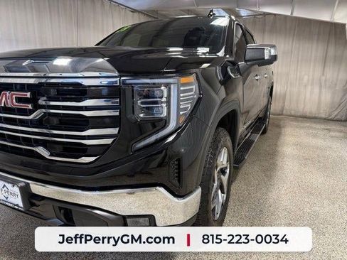 Used 2023 GMC Sierra 1500 SLT w/ SLT Premium Package AWD/4WD image 8