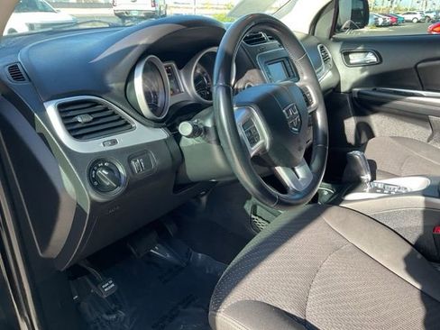 Used 2018 Dodge Journey SE w/ Popular Equipment Group FWD image 13