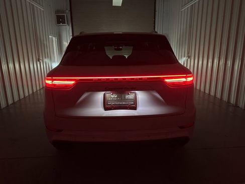 Used 2021 Porsche Cayenne Turbo image 10